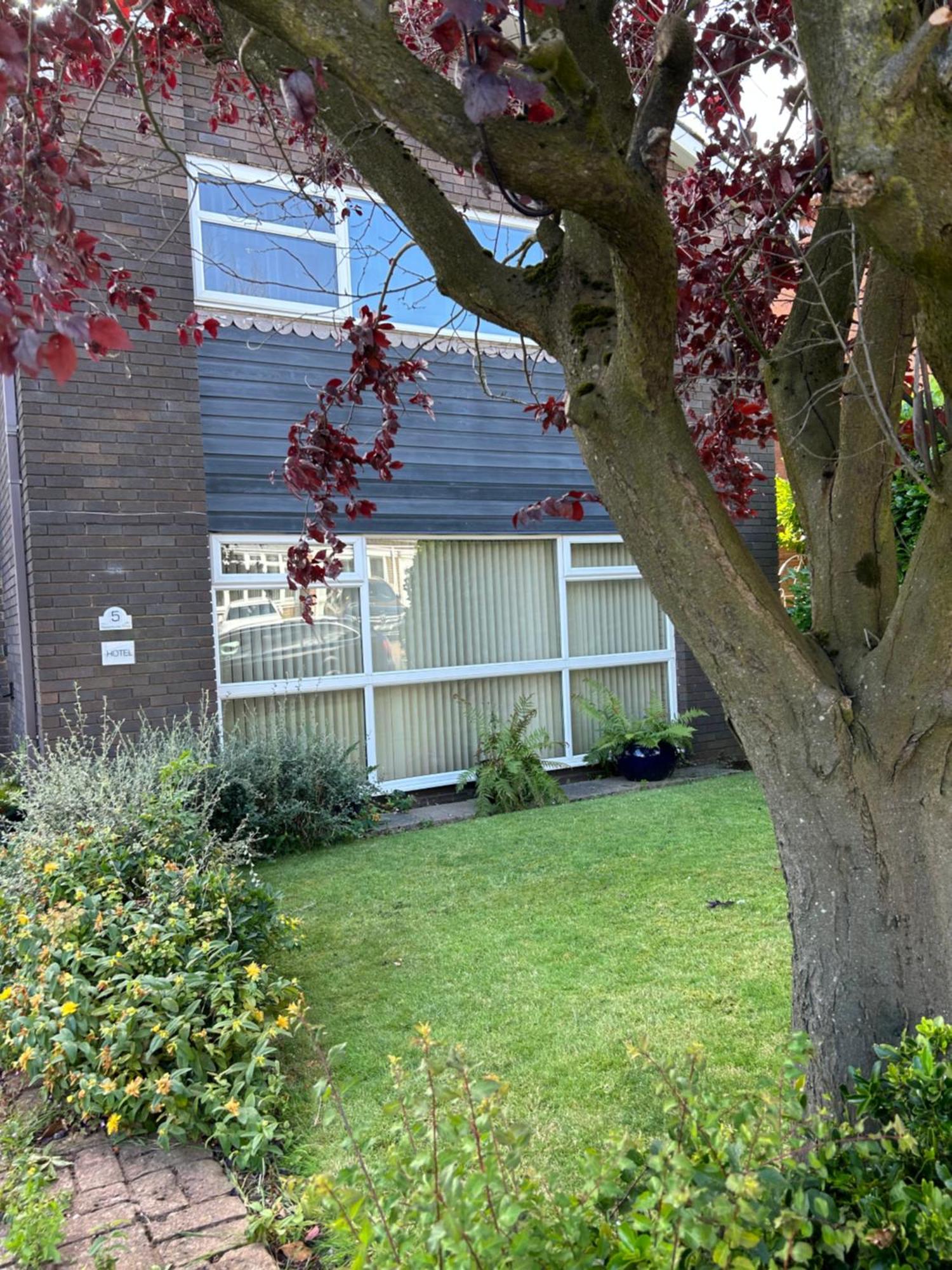 Lowri Cottage Hotel Shenstone Exterior foto